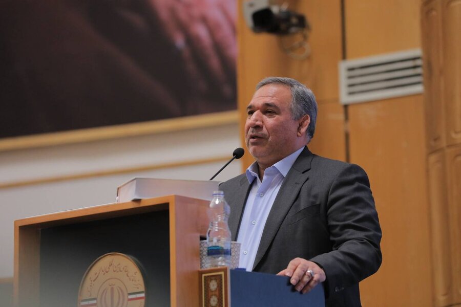 قطع انرژی صنایع ارتباط مستقیمی با رشد قیمت ارز دارد/ اعتراضات اخیر بیش از هر چیز ناشی از کاهش درآمد سرانه و افت قدرت خرید است